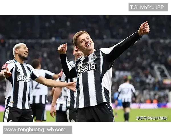 那不勒斯4-0战胜里昂足总杯争议判罚引发全场热议 那不勒斯4-0战胜里昂足总杯争议判罚引发全场热议