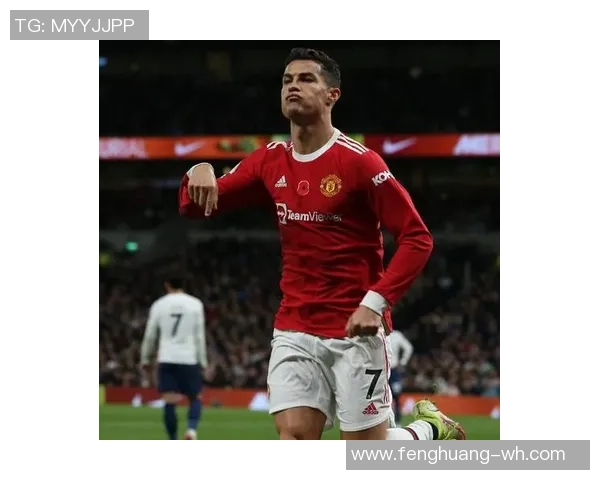 世界杯焦点战曼联与波尔图0比0乌龙球引发全场热议战术解析